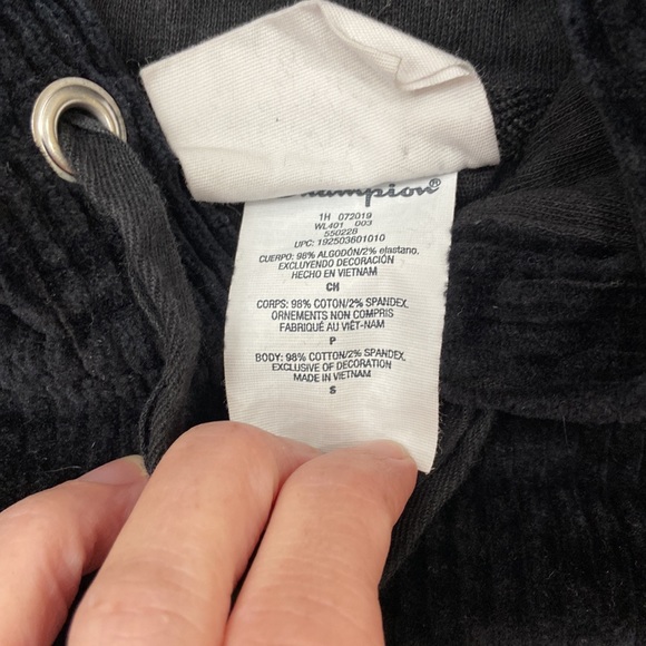 Champion Reverse Weave Crop Corduroy Hoodie. Black. Size Small - Picture 7 of 9